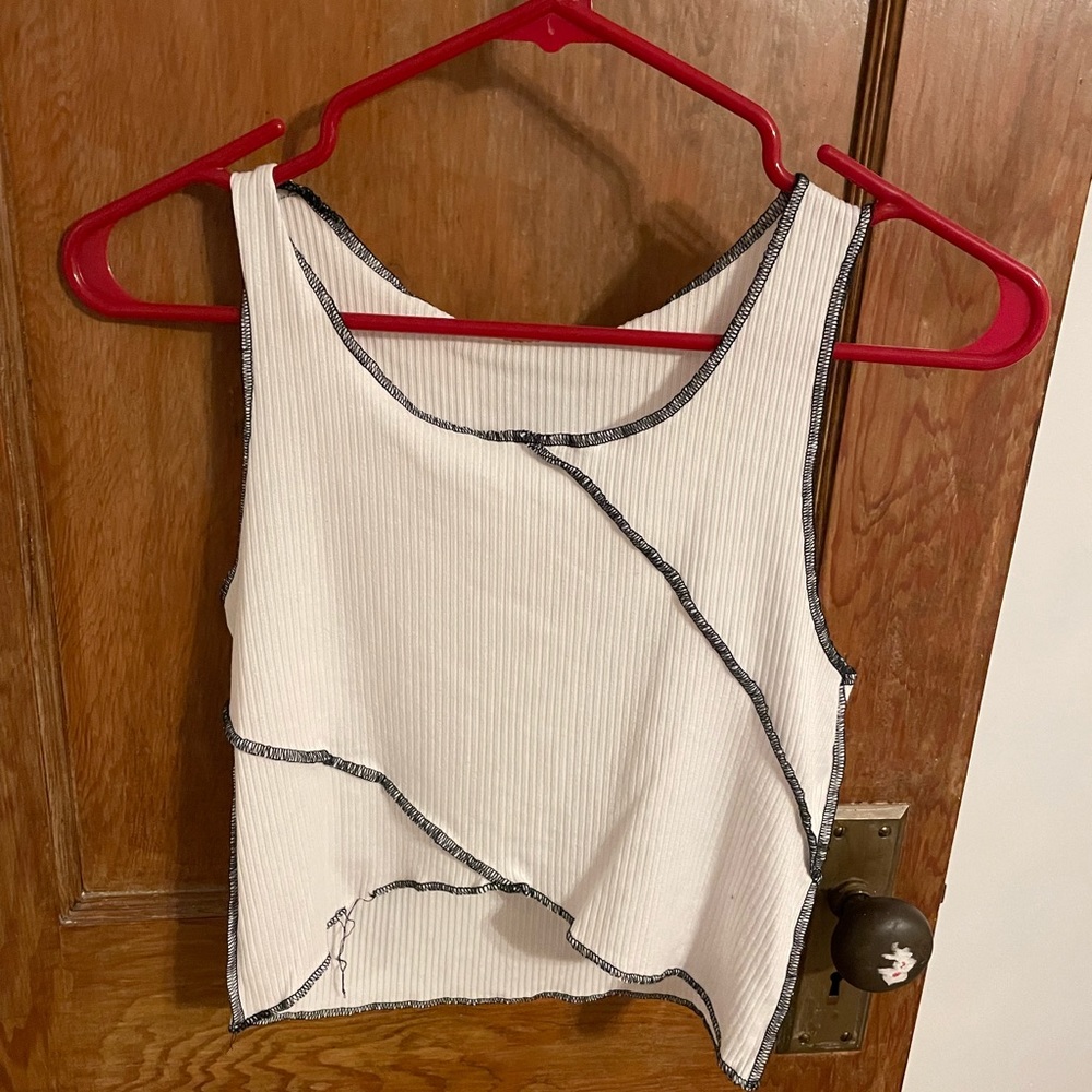 white hem crop top